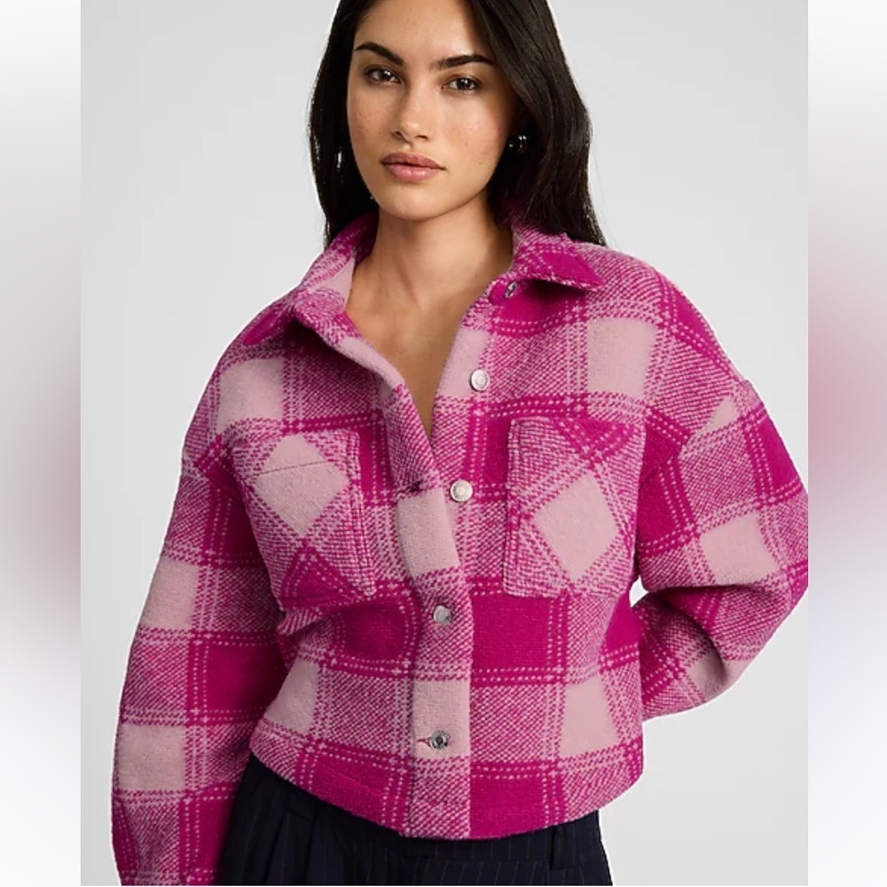 NWT Express Plaid Double Pocket Cropped Shacket